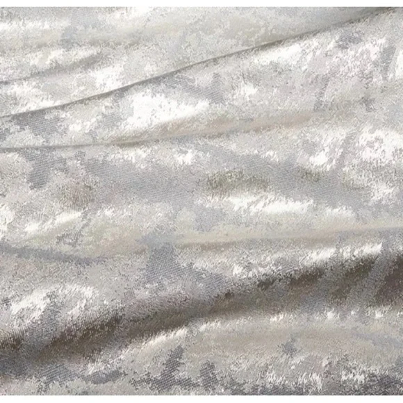 Hudson Park Collection  Comforter Luxurious Bedding Set - Picture 5 of 8